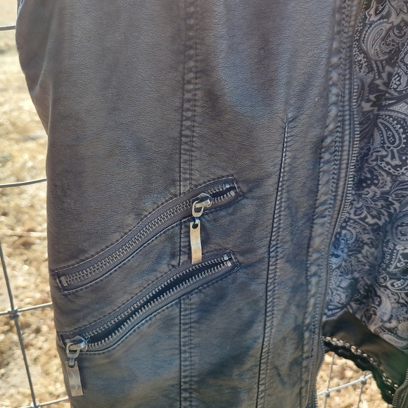 Montanaco Genuine Leather Jacket - Picture 10 of 13